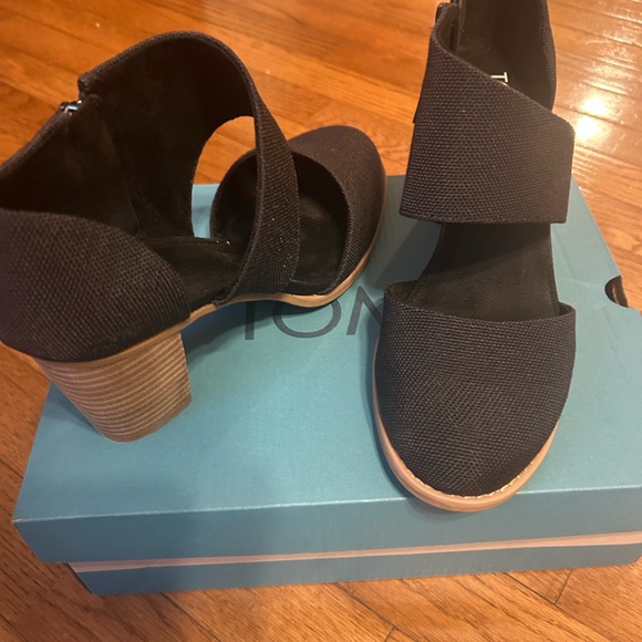 Toms Black Heels Elegant and Comfortable - Picture 6 of 8